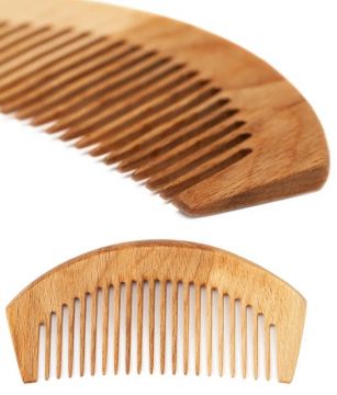 Гребень изогнутый деревянный для волос из крымского бука БестКосметика